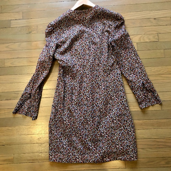 Very feminine and soft floral mid length ( above knee). - Picture 2 of 8